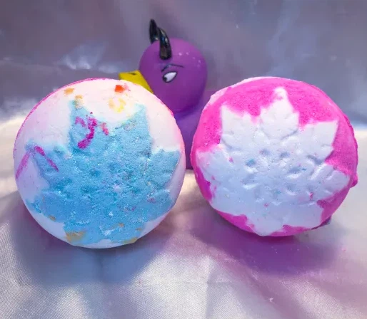 หิมะ นางฟ้า แสง อ่างอาบน้ํา ระเบิด